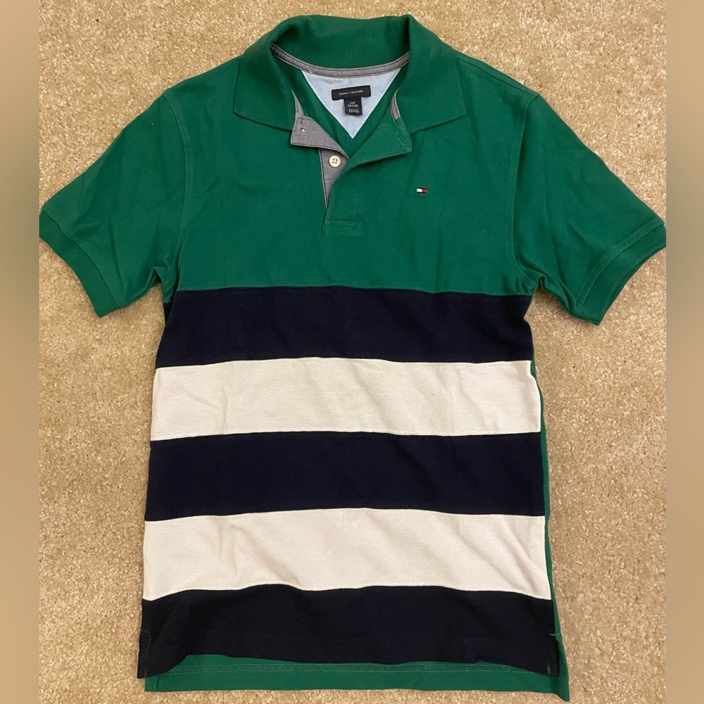 NEW TOMMY HILFIGER BOYS RUGBY POLO SHIRT.